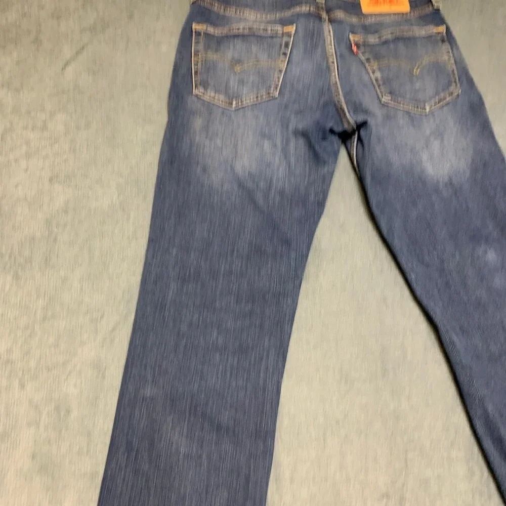 Levi's 511 Slim Fit Jeans Mens 31x32 Blue Denim Medium Wash 5-Pockets Streetwear